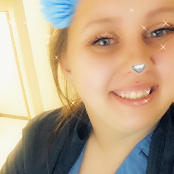 Profile Picture of Chanel Pihl (@chanel_pihl) on Poshmark