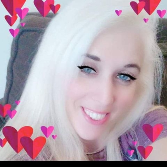 Profile Picture of Jessica Calamia (@jessacala) on Poshmark