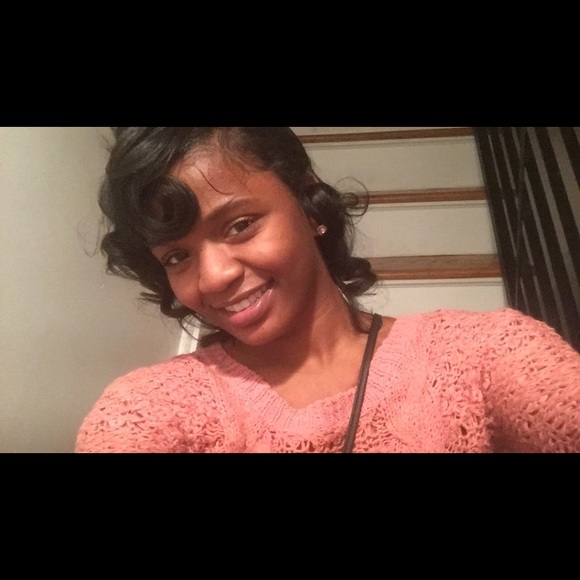 Profile Picture of Shakura Taylor (@shakura02) on Poshmark