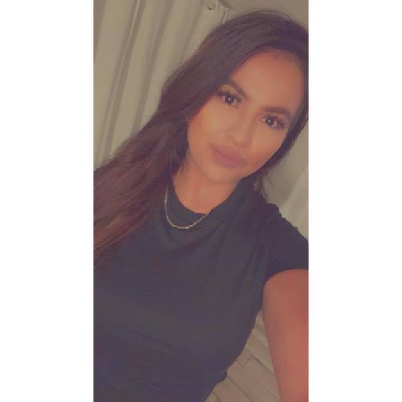 Profile Picture of Cecilia Rodriguez (@ceciliarodri564) on Poshmark