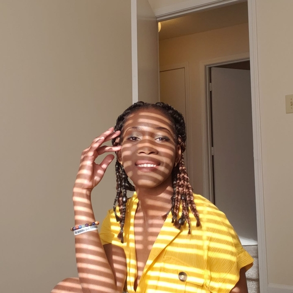 Profile Picture of Claudette Allen (@peleto) on Poshmark