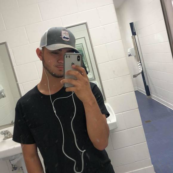 Profile Picture of Adrian Monroy (@adrianvences) on Poshmark