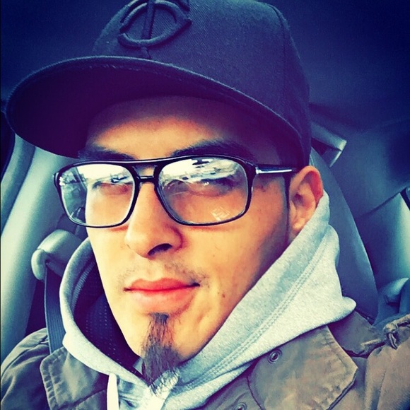 Aaron Toledo - Poshmark Profile Picture of Aaron Toledo (@aaron_toledo28) on Poshmark