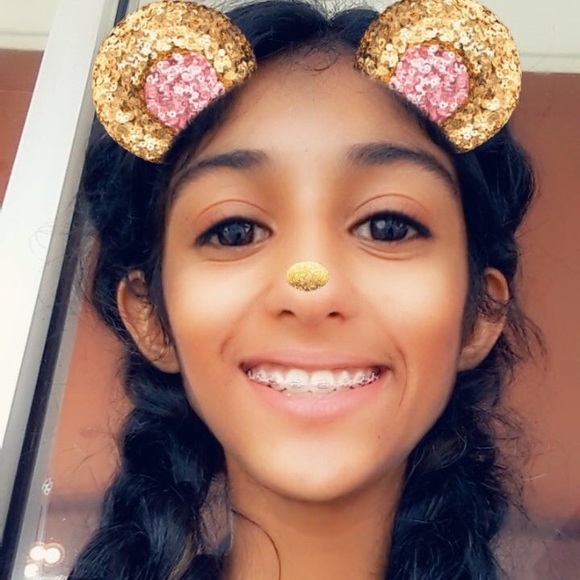 Profile Picture of Vicky Guzman (@lilvic01101) on Poshmark