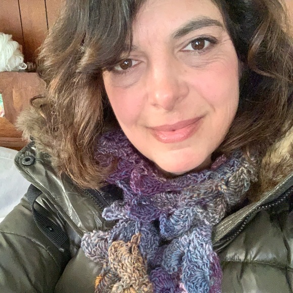 Profile Picture of Leanne Moody (@leannelmoody) on Poshmark