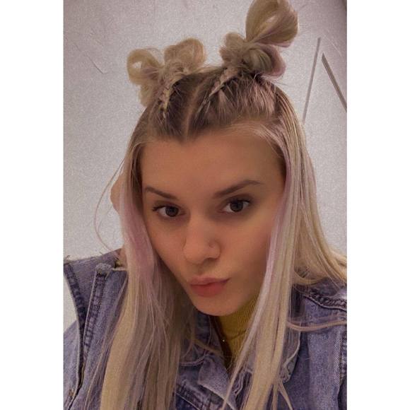 Profile Picture of Amanda Matuszewski (@amanda_604) on Poshmark
