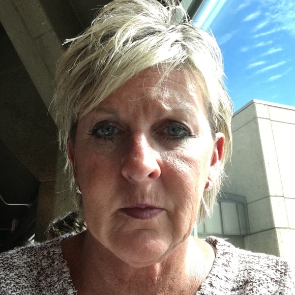 Profile Picture of Alice Wilson (@loriwilson1) on Poshmark