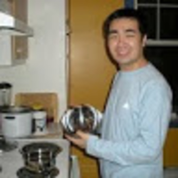 Profile Picture of Victor Yu (@randomcuisine) on Poshmark