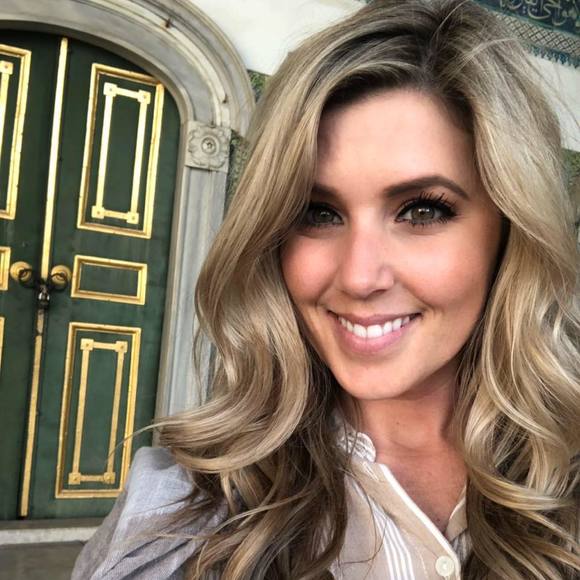 Profile Picture of Jamie Hanawalt (@jamiehanawalt) on Poshmark