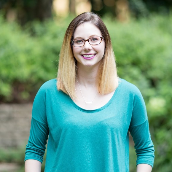 Profile Picture of Kimmy Swoyer (@kimmy_swoyer) on Poshmark