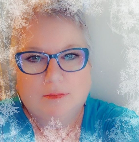 Profile Picture of Laurel Allen morgart (@sollm31759) on Poshmark