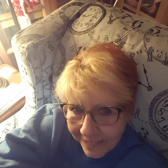 Profile Picture of Barbara Hynnek (@bhynnek) on Poshmark