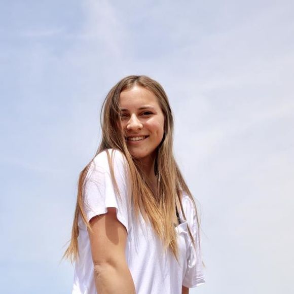 Profile Picture of Rachel Niver (@rachelniver) on Poshmark