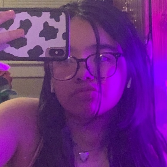 Profile Picture of Gianna Brozak (@g_ianna_) on Poshmark