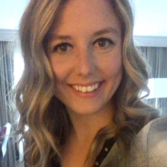 Profile Picture of Brianna Fabish (@bfabish) on Poshmark