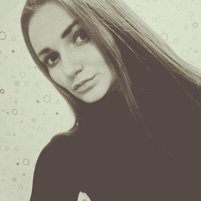 Profile Picture of Lora Franz (@franz_lora) on Twitter