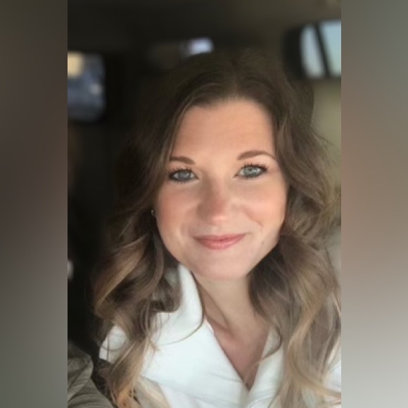 Jessica Iparraguirre - Poshmark Profile Picture of Jessica Iparraguirre (@iparraguirre) on Poshmark