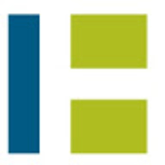 Profile Picture of Natalie Poynton (@nataliepoynton) on Poshmark