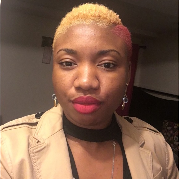 Nkem Ani - Poshmark Profile Picture of Nkem Ani (@nkemani) on Poshmark