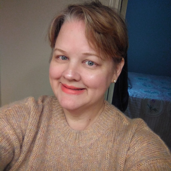 Profile Picture of Lisa Greer (@gothicgirl236) on Poshmark