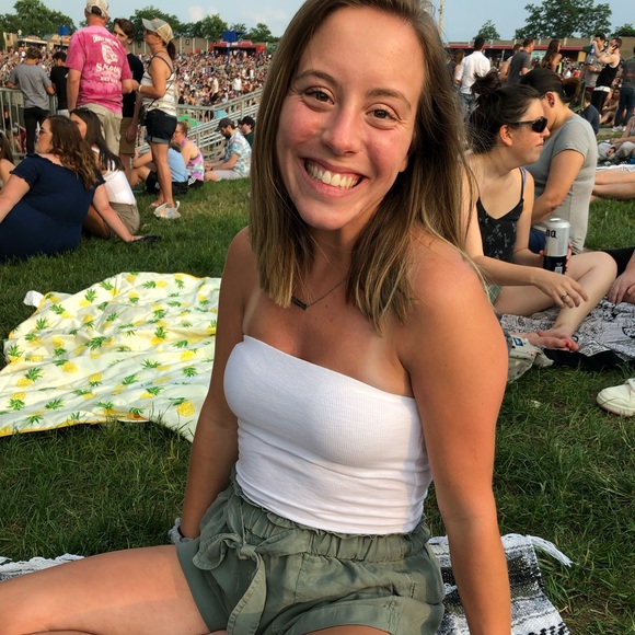 Profile Picture of Michaella Ohl (@michaellaohl) on Poshmark