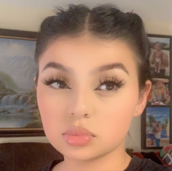 Mayte Lopez - Poshmark Profile Picture of Mayte Lopez (@el547572) on Poshmark