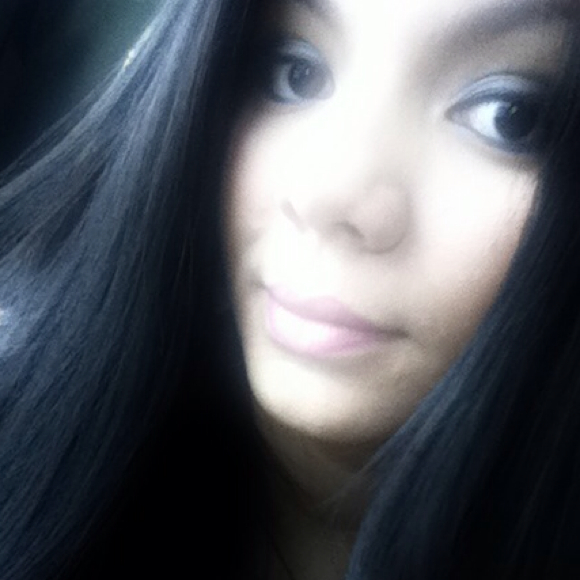 Profile Picture of Andrea Gimenez (@anagim) on Poshmark