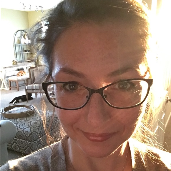 Profile Picture of Tina Liskey (@liskeyt) on Poshmark