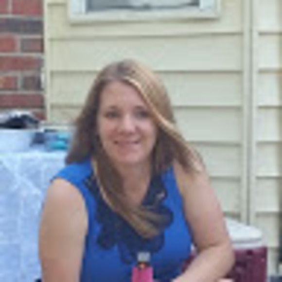 Profile Picture of Melissa Moloney (@mmoloney1983) on Poshmark