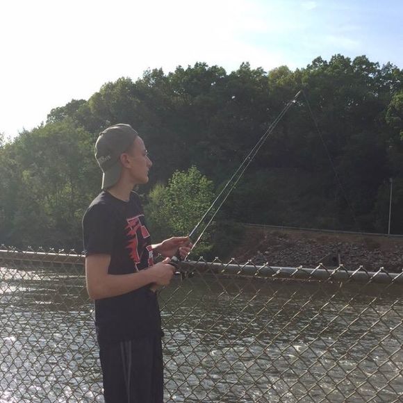 Sam Scarton - Poshmark Profile Picture of Sam Scarton (@ss25) on Poshmark