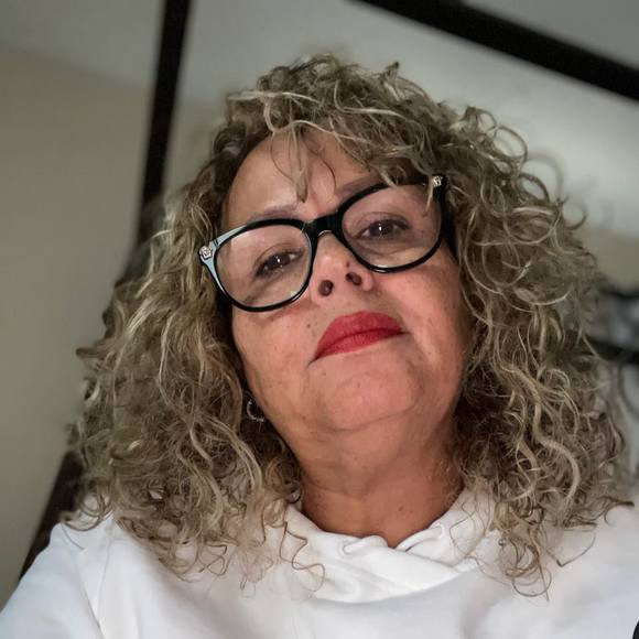 Profile Picture of Jannette Vazquez (@ljv536) on Poshmark