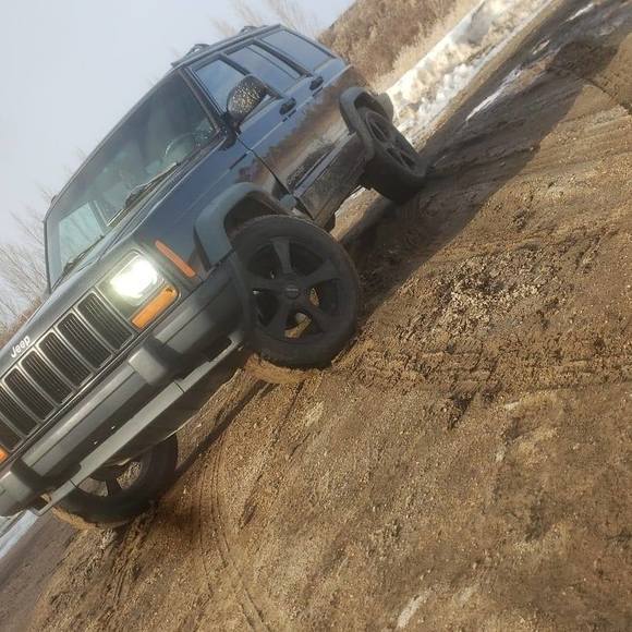 Profile Picture of Logan Heinitz (@log316h) on Poshmark