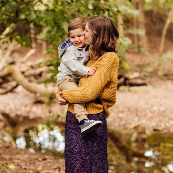 Profile Picture of Cassi Niekamp (@cassitesta) on Poshmark