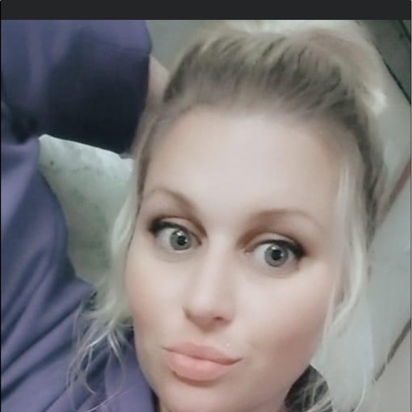 Profile Picture of Ashley Luckey (@ashley_luckey) on Poshmark