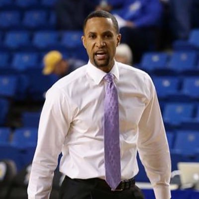 Profile Picture of Chris Brazelton (@Coach_Braz) on Twitter