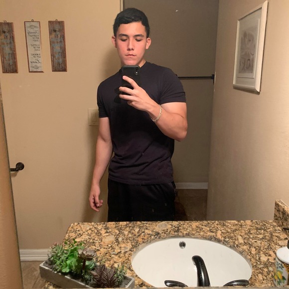 Profile Picture of Miguel Deleon (@migueldeleon335) on Poshmark