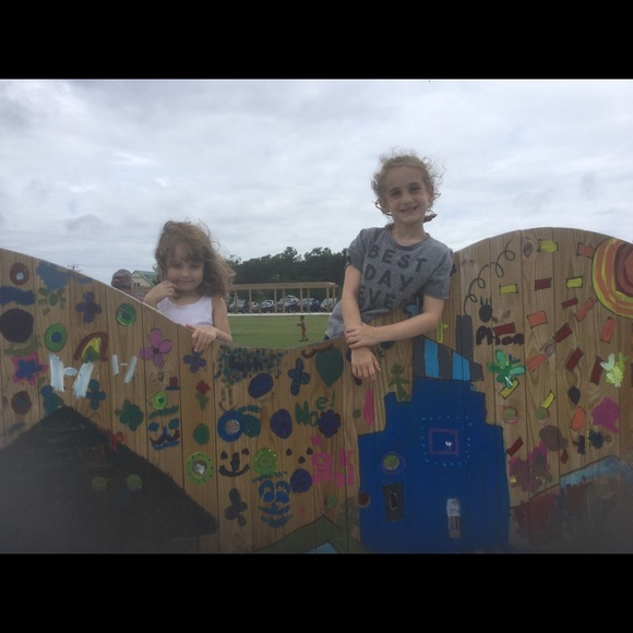 Profile Picture of Deborah Shultz (@gwenn12345) on Poshmark