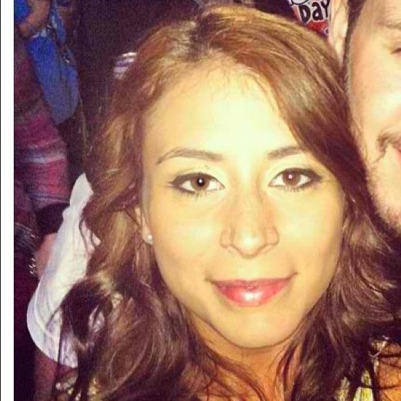 Profile Picture of Daniella Vasile (@daniellaella91) on Poshmark