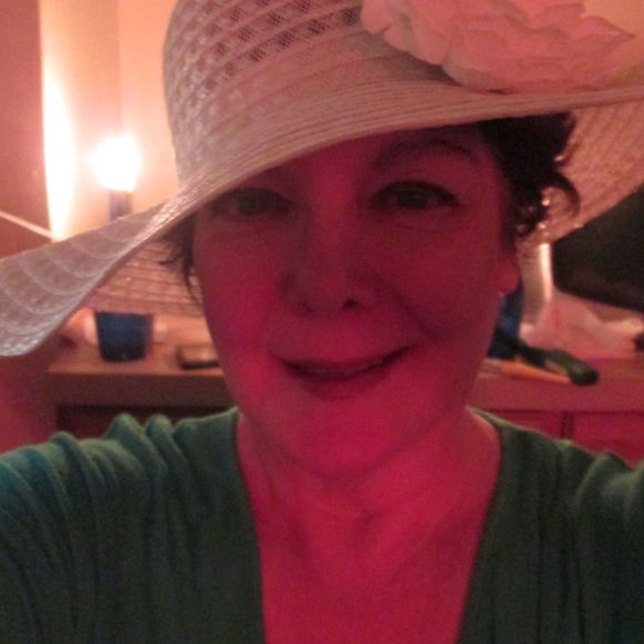 Profile Picture of Sheila Schultz (@urleen) on Poshmark
