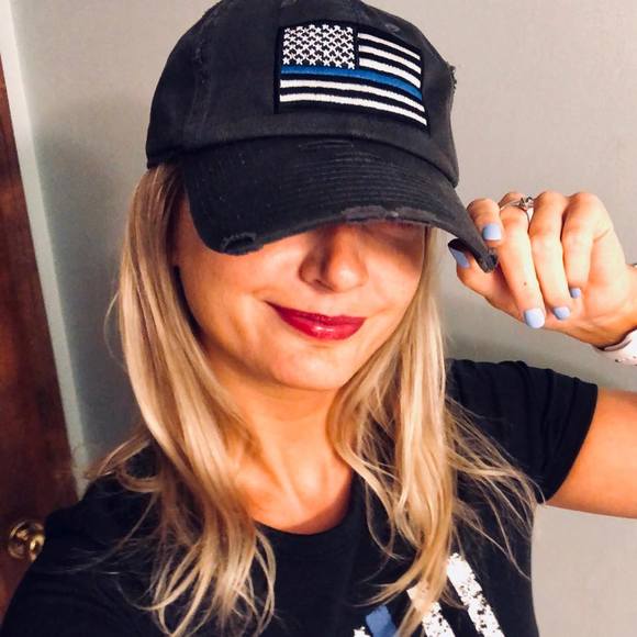 Profile Picture of Amanda Lagomarsino (@amandalago327) on Poshmark