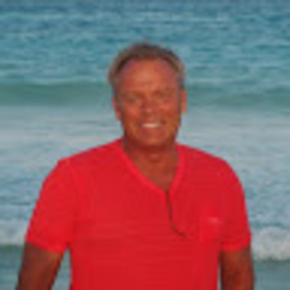 Profile Picture of Peter Fischer (@peterfischer) on Poshmark