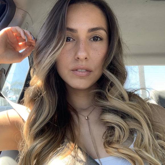 Profile Picture of Isabel Padron (@thelostgirl) on Poshmark