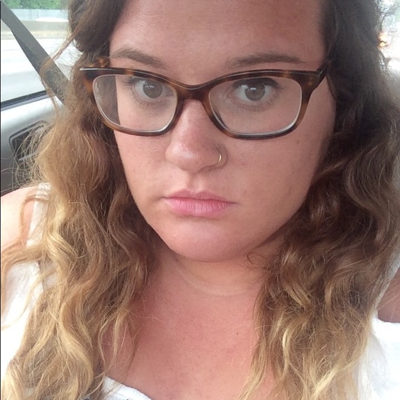 Profile Picture of Emily Vogt (@evogt128) on Poshmark