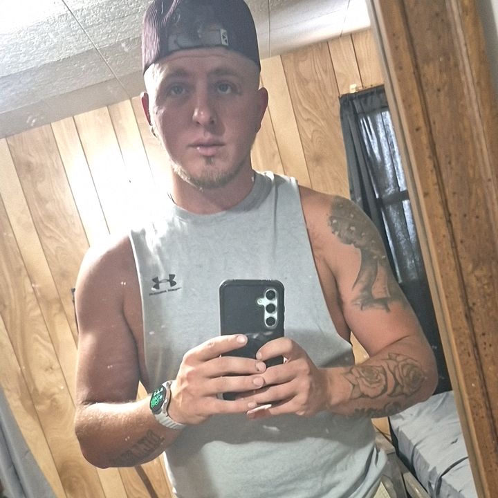 Profile Picture of Donald (@@roofer_2021) on Tiktok