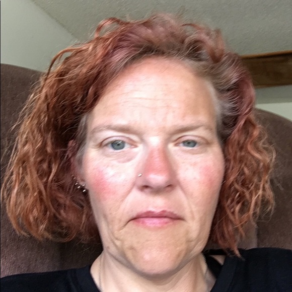 Profile Picture of Mel Garth (@melgarth0827) on Poshmark