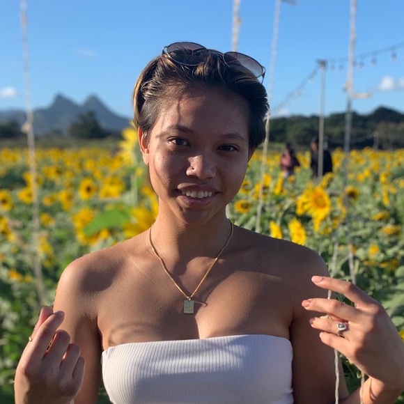 Profile Picture of Alissa Mabini (@alissalanim) on Poshmark