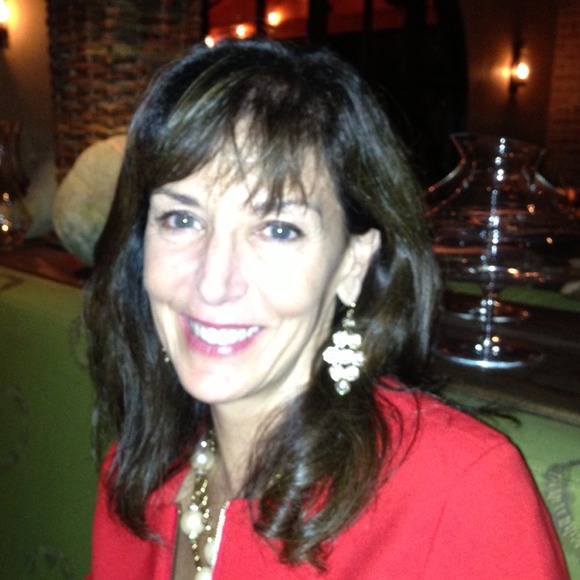Profile Picture of Lillian Lippis (@lillianlippis) on Poshmark