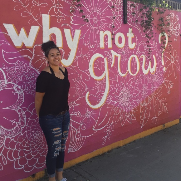 Profile Picture of Michelle Decoud (@meesh_hth_32) on Poshmark