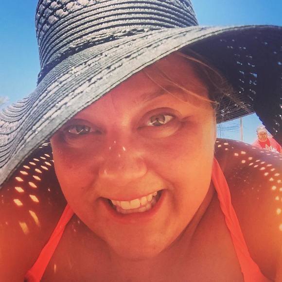 Profile Picture of Shawna Ruperd (@sunshineacres) on Poshmark