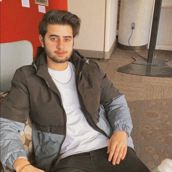Profile Picture of Hamza Abbas (@hamzaabbas) on Poshmark